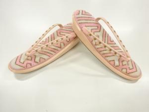 アンティーク　ビーズ紗綾形模様草履（22.5センチ）